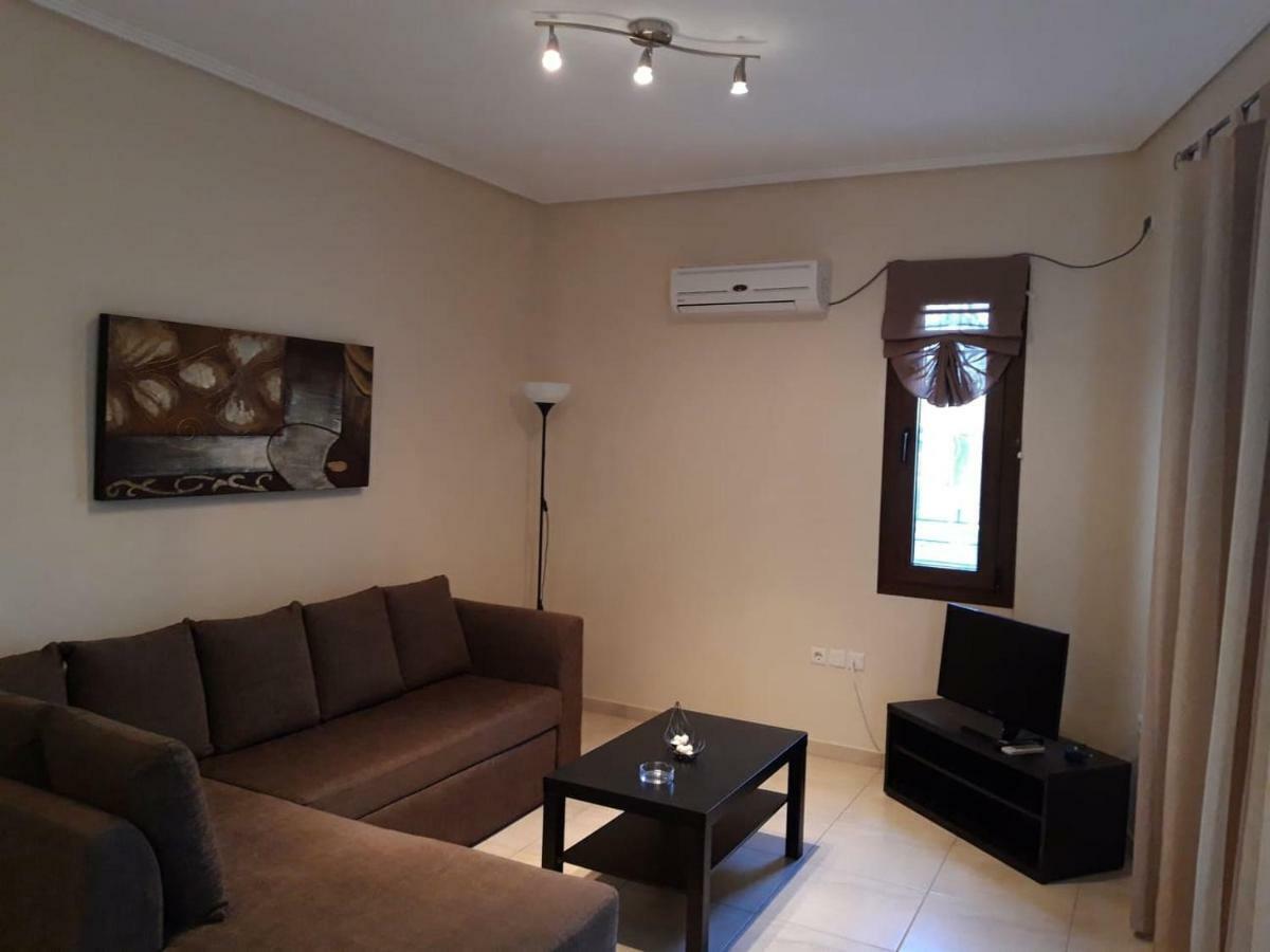 Gougousis Apartments Kaloyiros Buitenkant foto